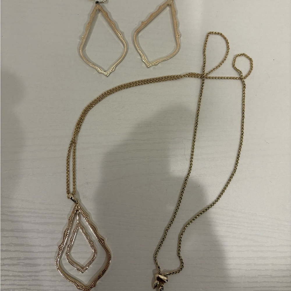 Elegant Kendra Scott Gold-Tone Necklace and Earring Set!